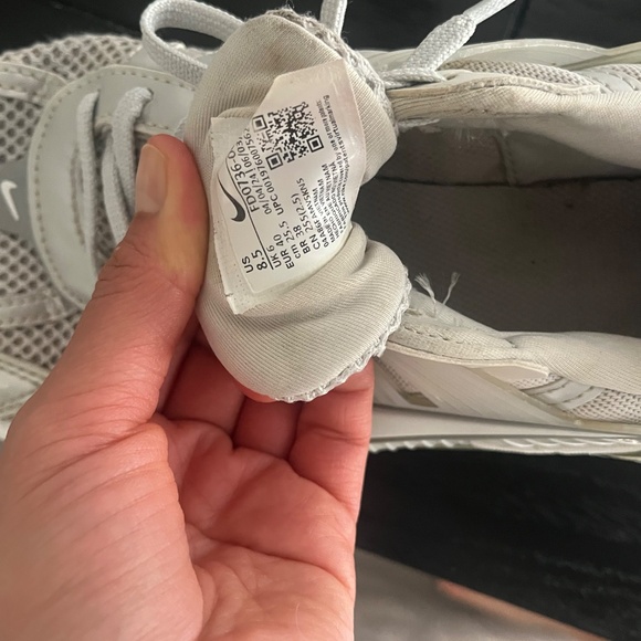 Nike Women’s V2K Run Shoes - Picture 10 of 12